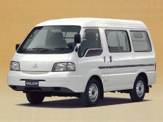 Mitsubishi Delica Van foto (Modell 1999)